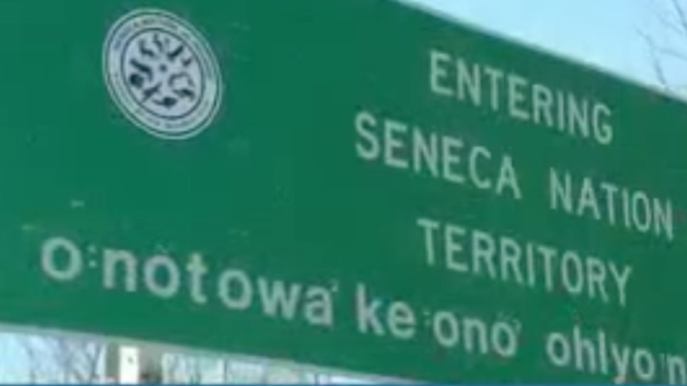 Entering Seneca Nation Territory sign: o : nõtowa' ke : onõ' ohiyo : nõ' Entering Seneca Nation Territory sign: o : nõtowa' ke : onõ' ohiyo : nõ' (Seneca language)